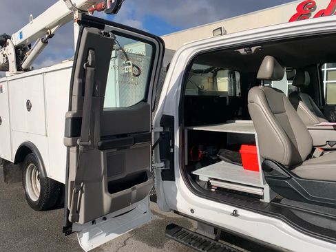 Used 2019 Ford F550 4x4 SuperCab Super Duty image 32