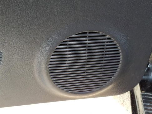 Used 2000 Jeep Cherokee Sport image 16