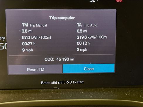 Used 2022 Volvo XC40 P8 Recharge Plus image 19