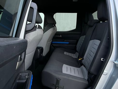 Used 2025 Toyota Tacoma TRD Off-Road image 11