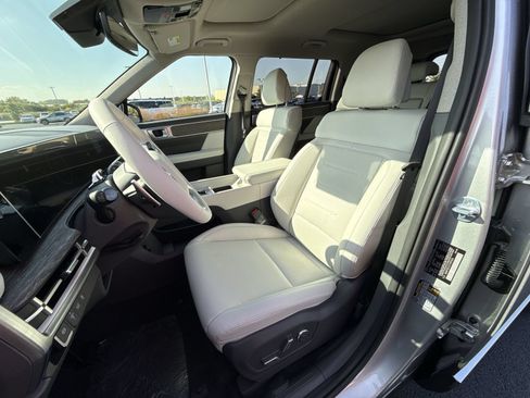 Used 2026 Hyundai Santa Fe Limited AWD/4WD image 13