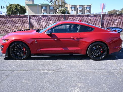 Used 2020 Ford Mustang Shelby GT500 w/ Technology Package RWD image 23
