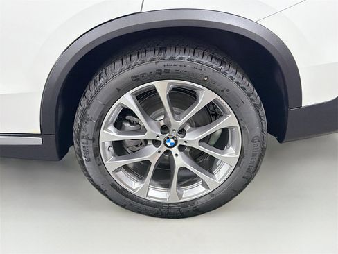New 2026 BMW X5 xDrive40i w/ Climate Comfort Package image 34