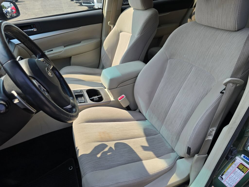 Used 2013 Subaru Outback 2.5i Premium w/ All-Weather Pkg AWD/4WD image 25