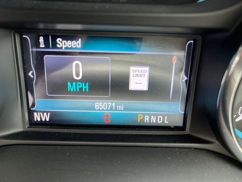 Used 2017 Buick Envision Essence FWD image 2