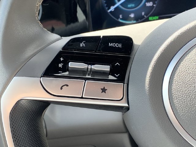 Used 2025 Hyundai Elantra SEL FWD image 24