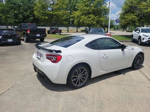 Certified 2017 Toyota 86 860 Special Edition RWD image 6