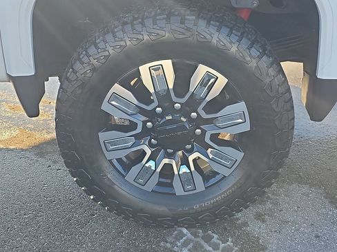 Used 2024 GMC Sierra 2500 Denali w/ Denali Reserve Package image 33