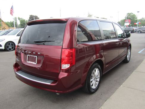 Used 2019 Dodge Grand Caravan SE FWD image 5