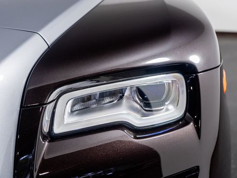 Used 2017 Rolls-Royce Dawn image 24