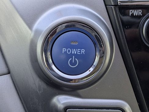 Used 2015 Toyota Prius V Three image 29