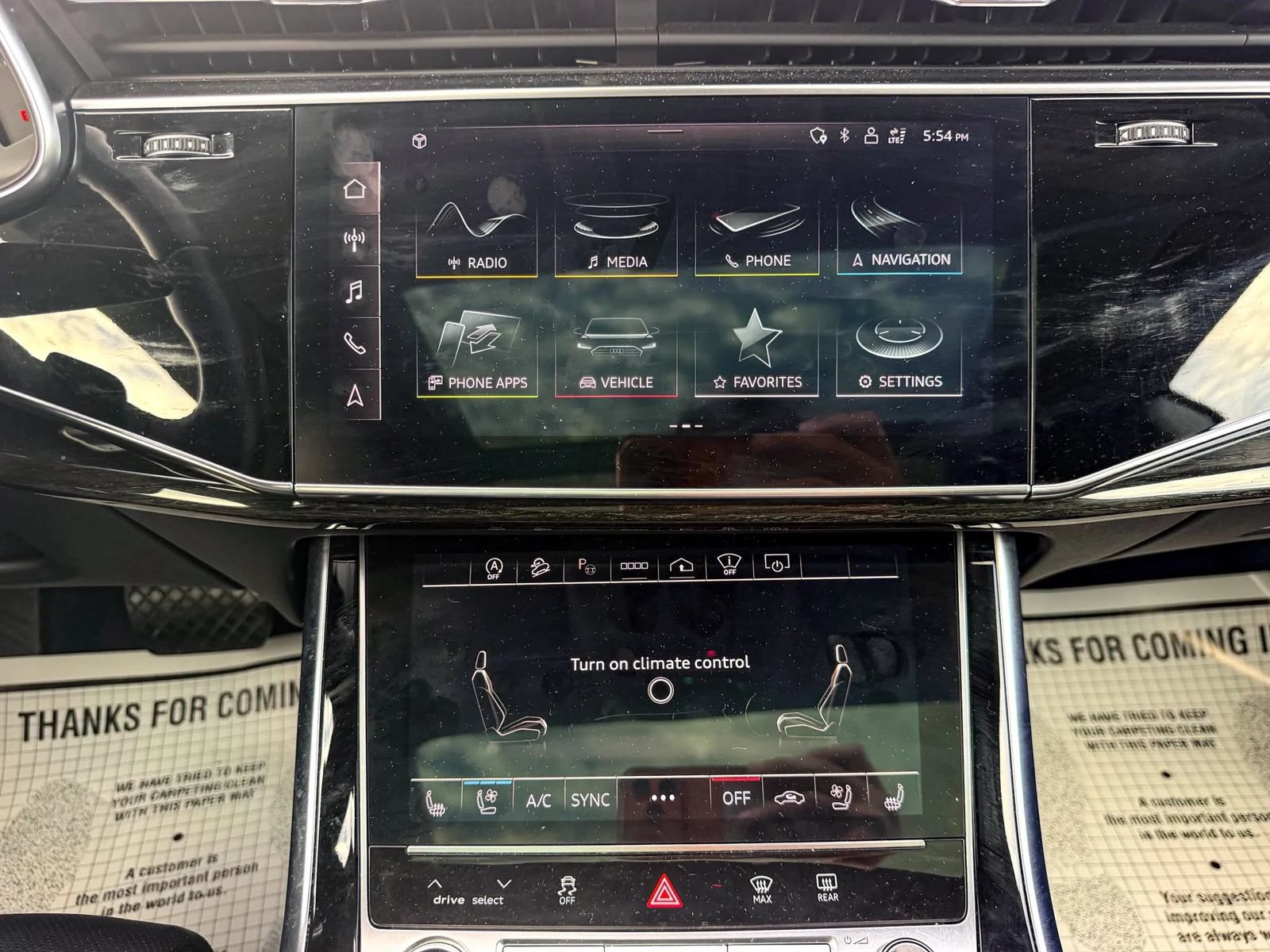 Used 2023 Audi Q8 Prestige AWD/4WD image 33
