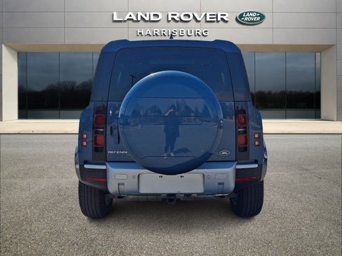 Used 2023 Land Rover Defender 110 SE image 3