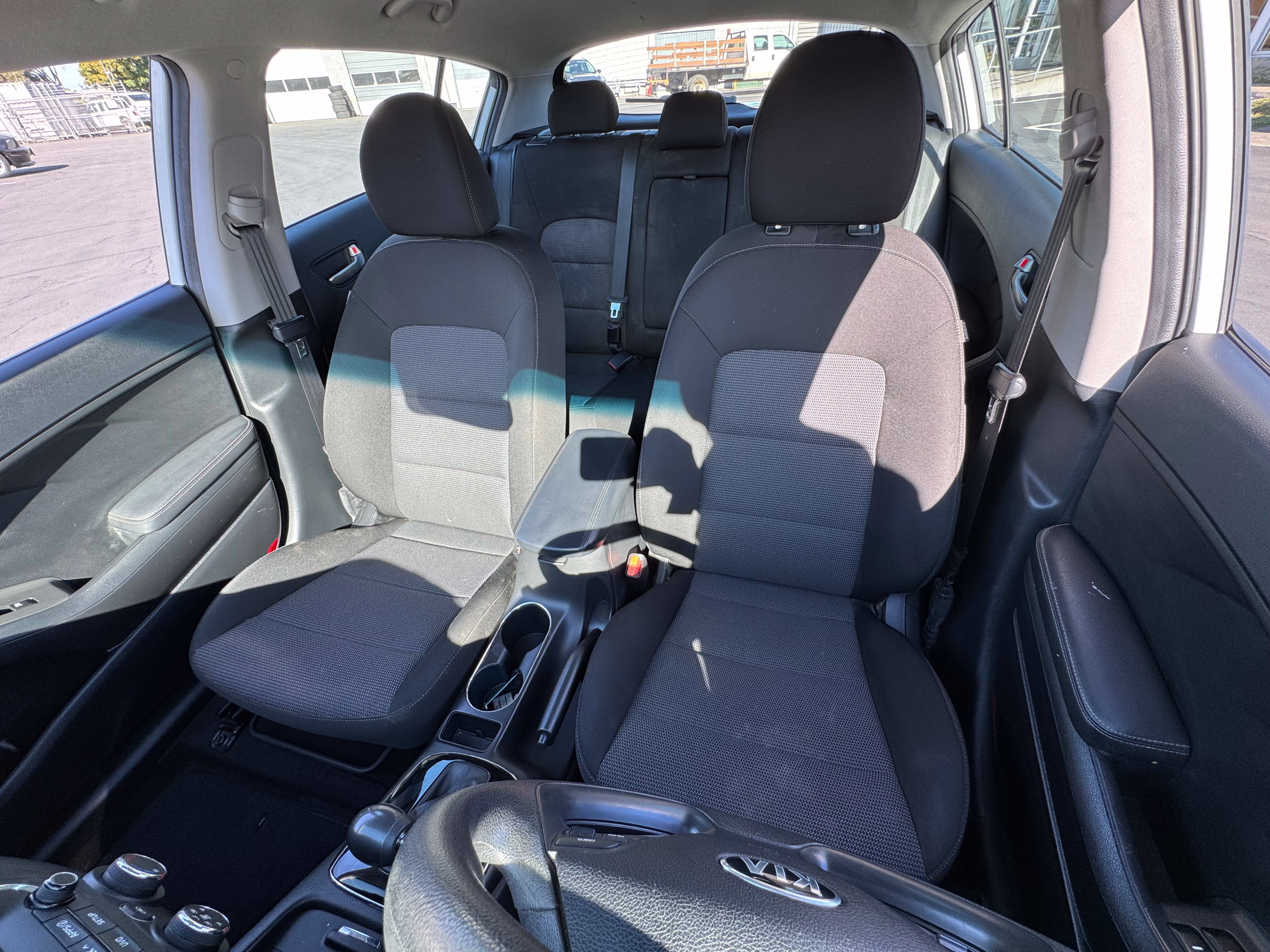 Used 2017 Kia Forte LX w/ Option Group 020 FWD image 13