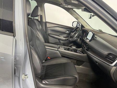 Used 2022 Nissan Rogue Platinum w/ Head-Up Display Package image 28