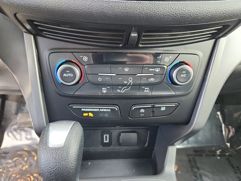 Used 2017 Ford Escape SE w/ Equipment Group 201A image 12