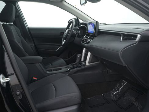 Used 2023 Toyota Corolla Cross LE image 12