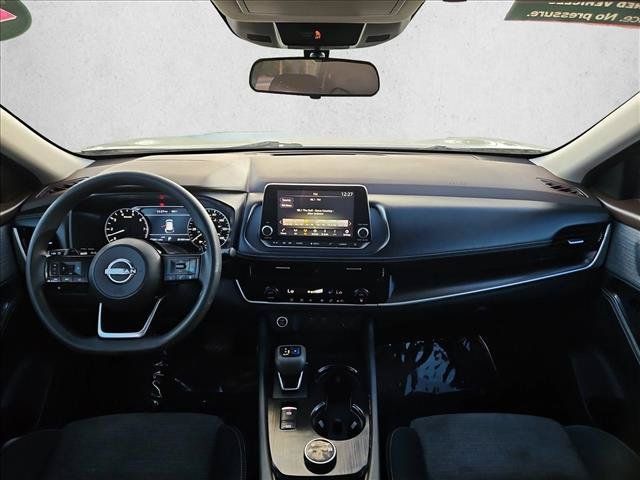 Used 2022 Nissan Rogue SV AWD/4WD image 17