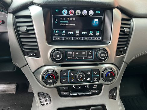 Used 2016 Chevrolet Suburban LT image 30