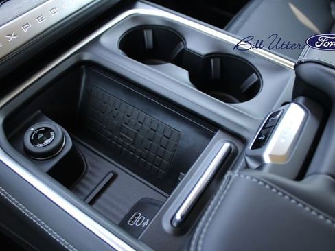 New 2025 Ford Expedition Max Platinum image 14