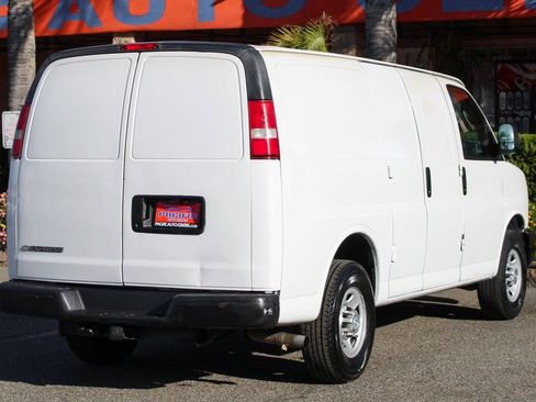 Used 2016 Chevrolet Express 2500 RWD image 10