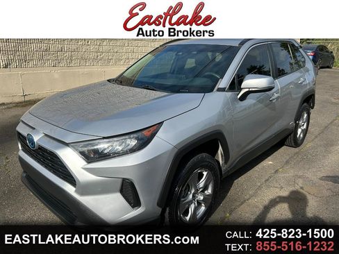 Used 2022 Toyota RAV4 LE AWD/4WD image 1