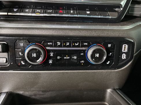 Used 2025 Chevrolet Silverado 3500 LTZ w/ LTZ Premium Package image 17