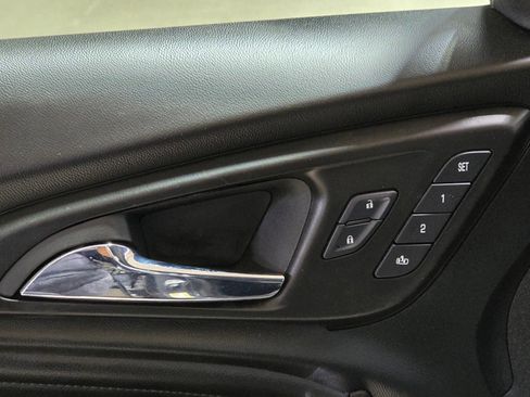 Used 2017 Chevrolet Malibu Premier w/ Premier Sun and Wheel Package FWD image 22