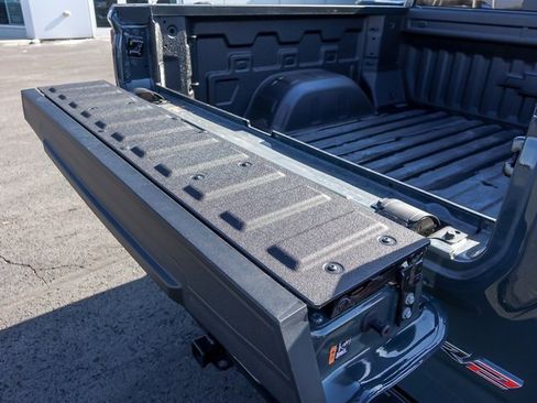 Used 2026 Chevrolet Silverado 1500 ZR2 image 11