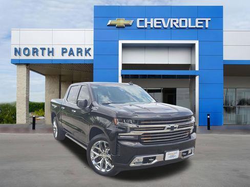 Used 2019 Chevrolet Silverado 1500 High Country w/ Technology Package AWD/4WD image 1