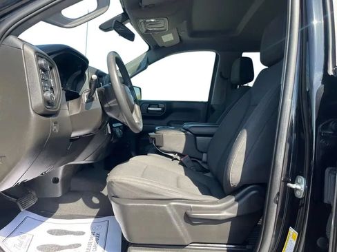 Used 2021 Chevrolet Silverado 1500 Custom Trail Boss AWD/4WD image 15
