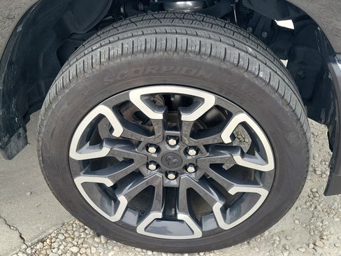 Used 2025 RAM 1500 Limited AWD/4WD image 8