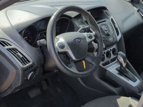 Used 2014 Ford Focus SE FWD image 10