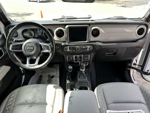 Used 2022 Jeep Wrangler Unlimited Sahara image 14