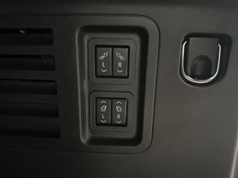 Used 2025 Chevrolet Traverse RS w/ LPO, Floor Liner Package image 38