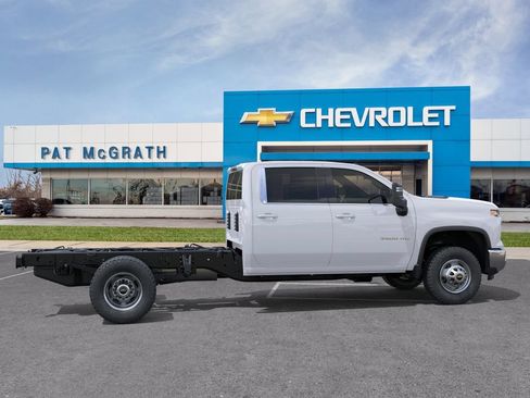 New 2026 Chevrolet Silverado 3500 W/T w/ WT Convenience Package AWD/4WD image 6