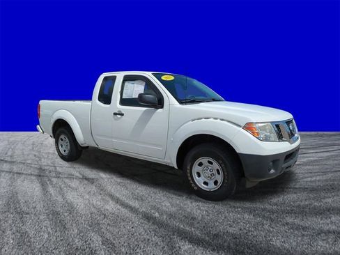 Used 2018 Nissan Frontier S image 2