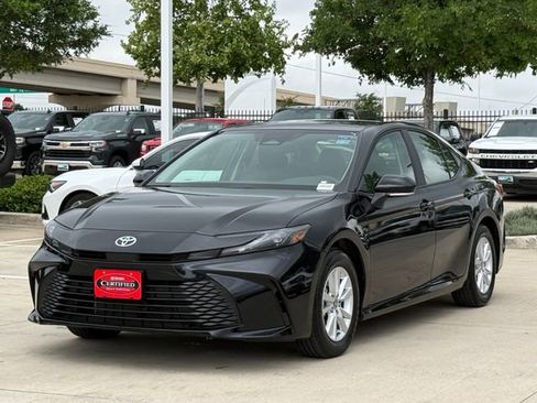 Used 2026 Toyota Camry LE FWD image 7