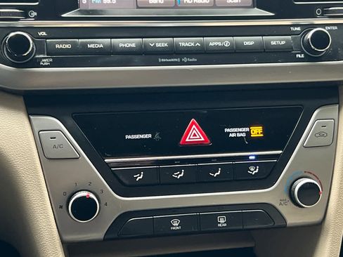 Used 2018 Hyundai Elantra SEL image 19