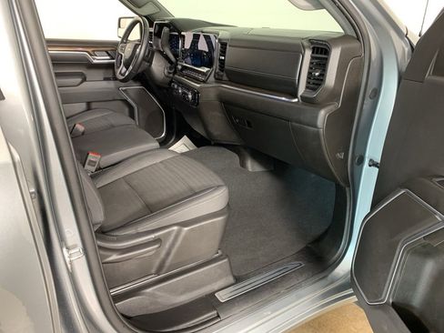 Used 2025 Chevrolet Silverado 1500 LT image 37