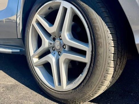 Used 2016 Mercedes-Benz GL 550 4MATIC image 4