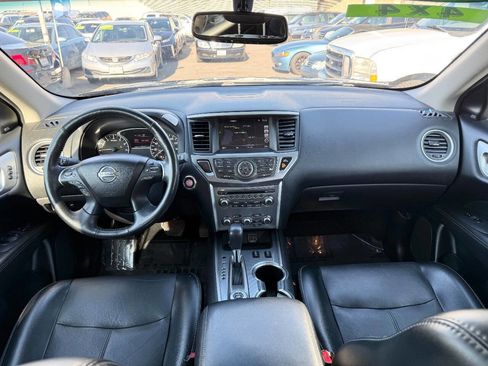 Used 2019 Nissan Pathfinder SL image 14