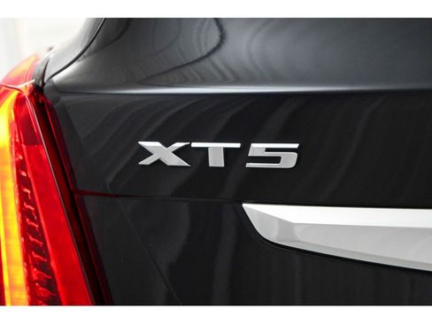 Certified 2021 Cadillac XT5 Premium Luxury image 60