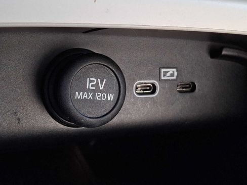 Used 2023 Volvo XC40 B5 Plus w/ Driver Assist Package AWD/4WD image 23