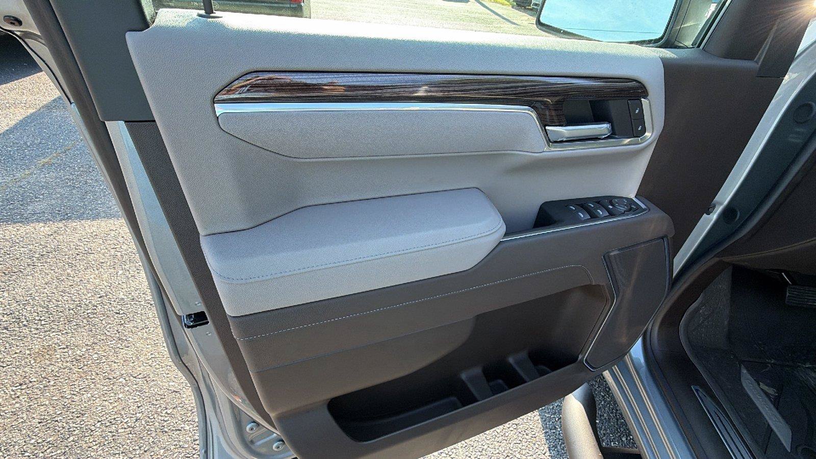 New 2026 Chevrolet Silverado 1500 RST w/ RST Select Package AWD/4WD image 13