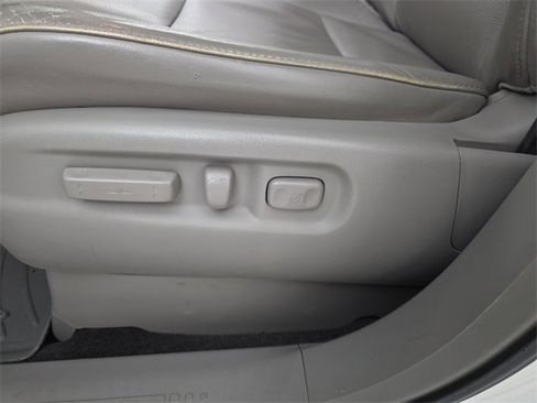 Used 2010 Honda Pilot EX-L image 17