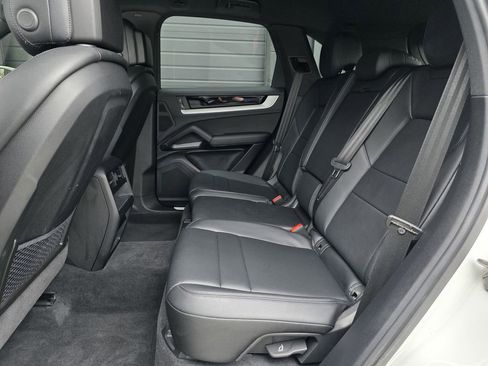 Certified 2024 Porsche Cayenne image 19