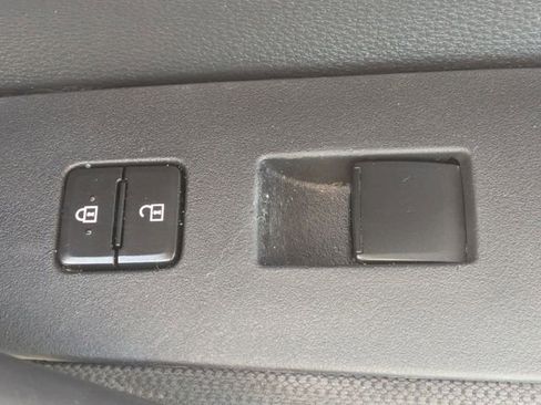 Used 2024 Toyota Corolla LE image 31