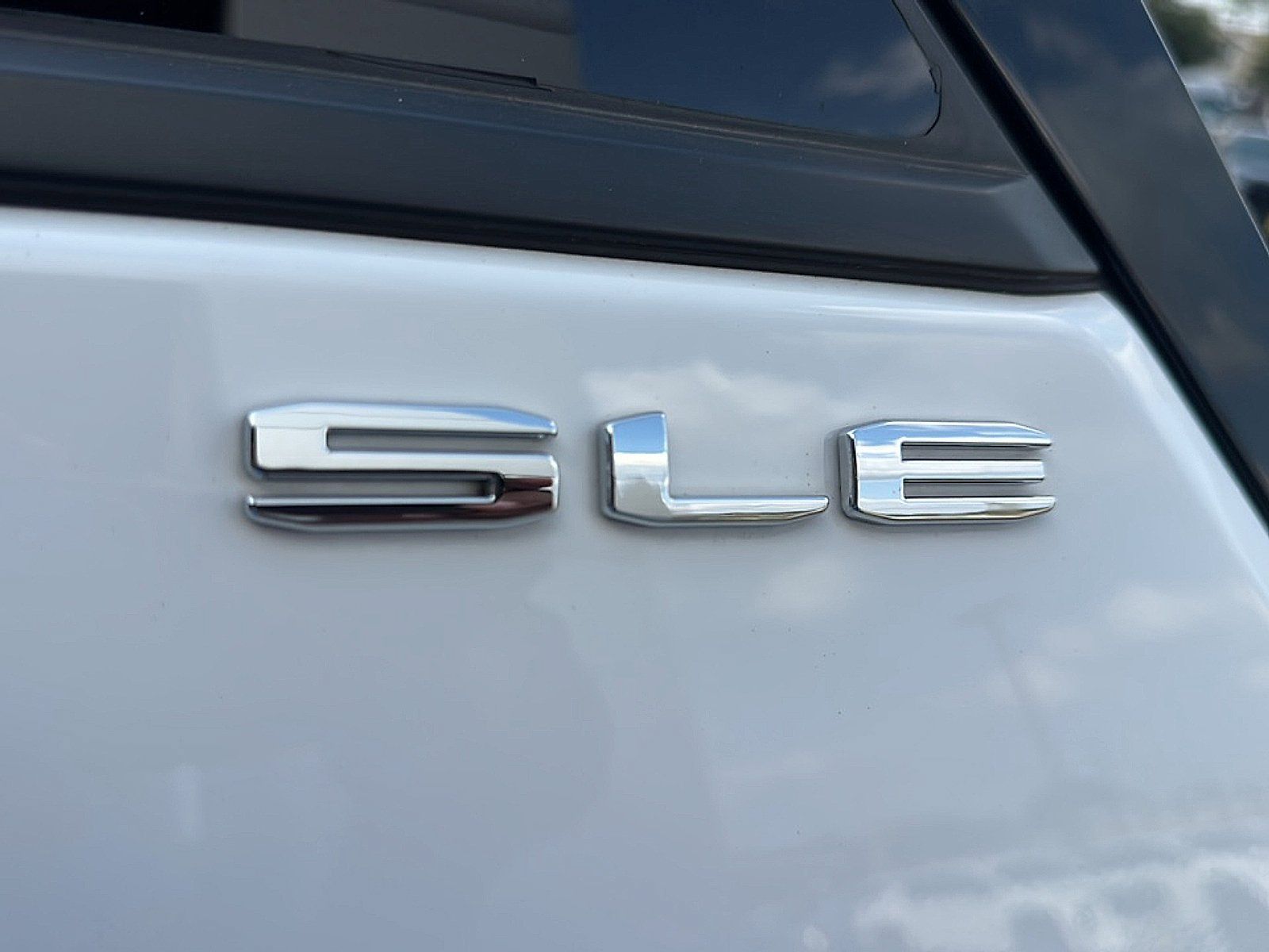 Used 2024 GMC Terrain SLE FWD image 44