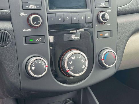 Used 2012 Kia Forte EX FWD image 31
